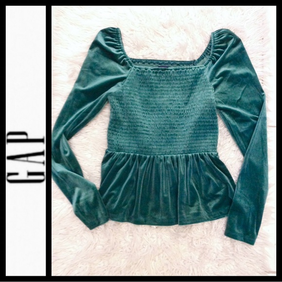 NWOT Gap Puff Sleeve Smocked Peplum Velvet Top - Picture 3 of 6